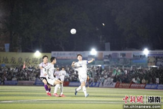 星空体育app下载-湘苏千里绿茵会  永州新田与扬州高邮以球续情谊|新田二中|林波|赵宇锐|唐小晴|高邮市_新浪体育_新浪新闻